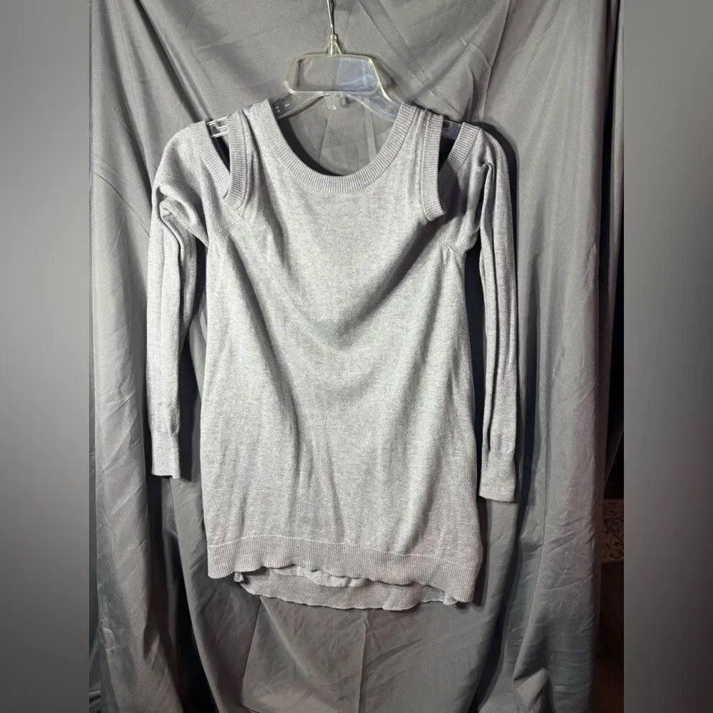 Michael Michael Kors Light Gray Knit Top with Label Detail Cold Shoulder EPC